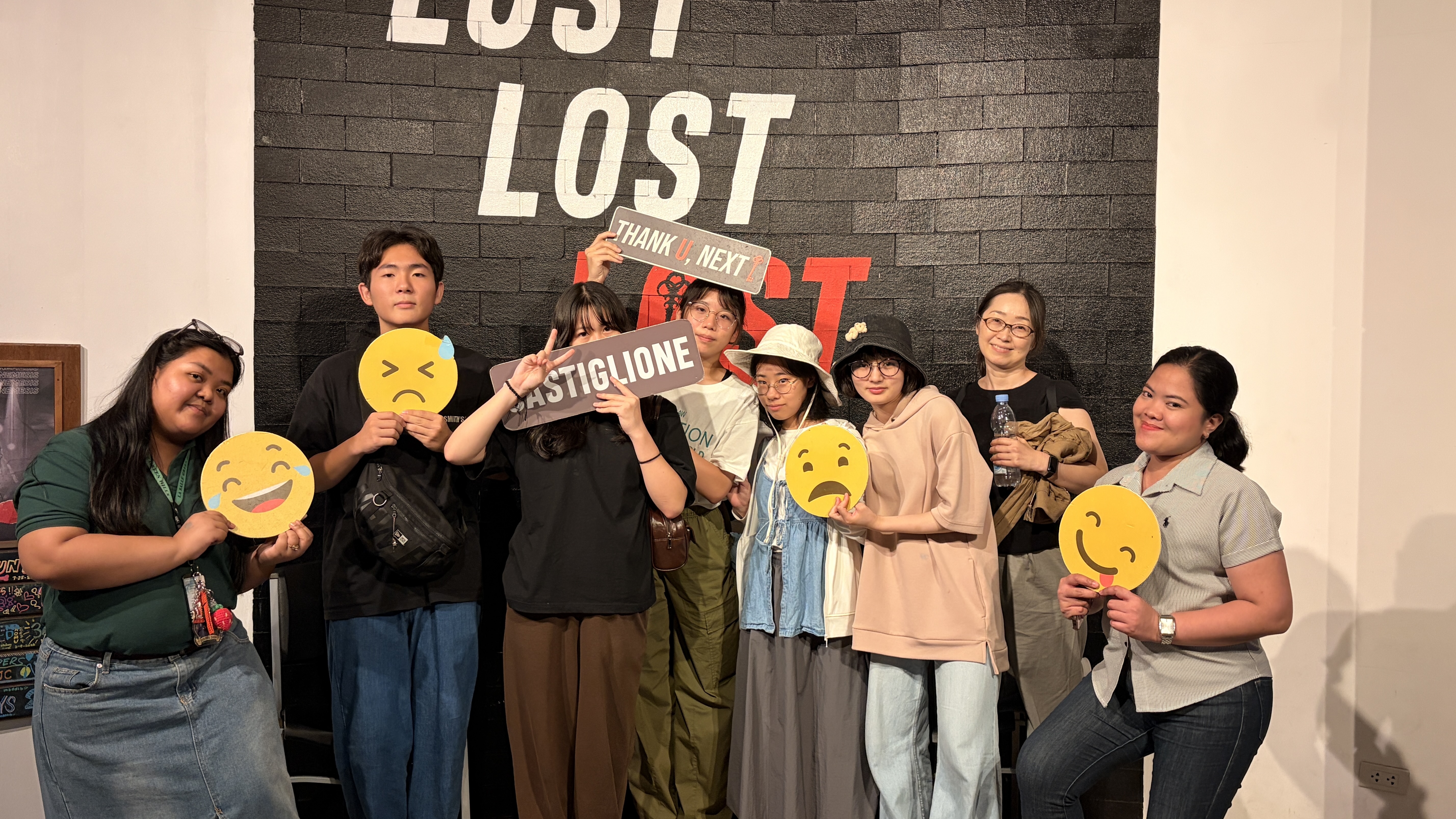 ラサール訪問 体験型施設でのグループ写真